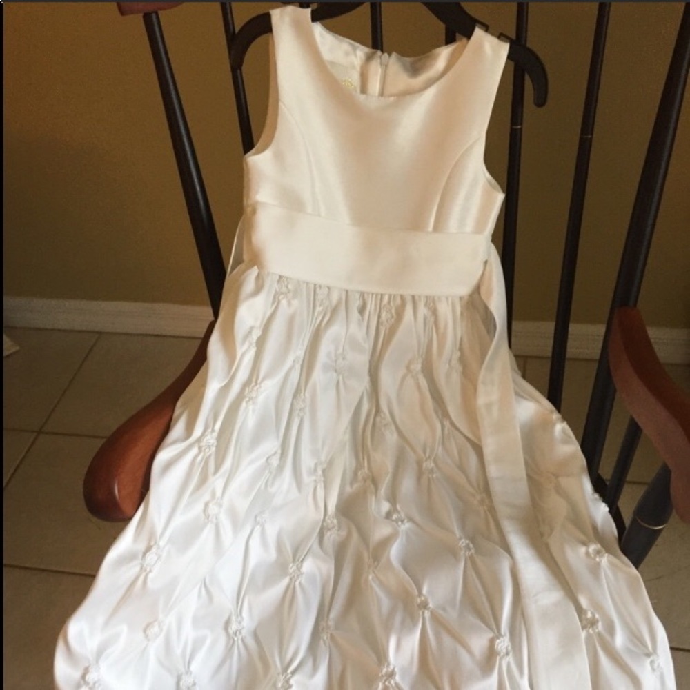 Size 7 white dress.